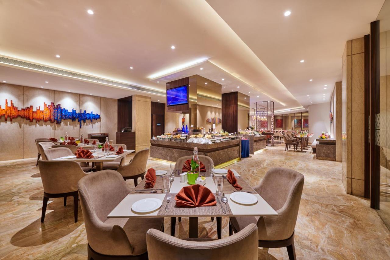 The Pride Hotel, Nagpur Exteriör bild
