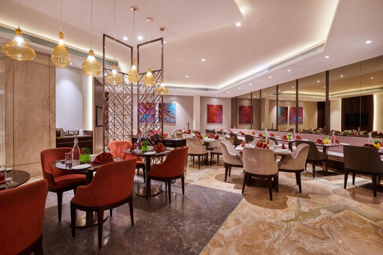 The Pride Hotel, Nagpur Exteriör bild