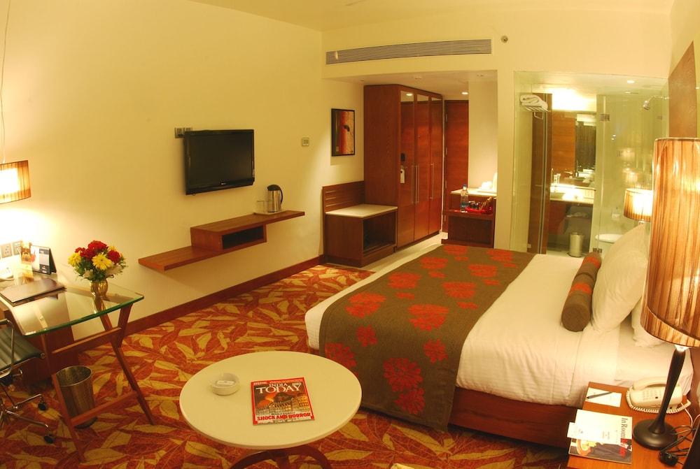 The Pride Hotel, Nagpur Exteriör bild