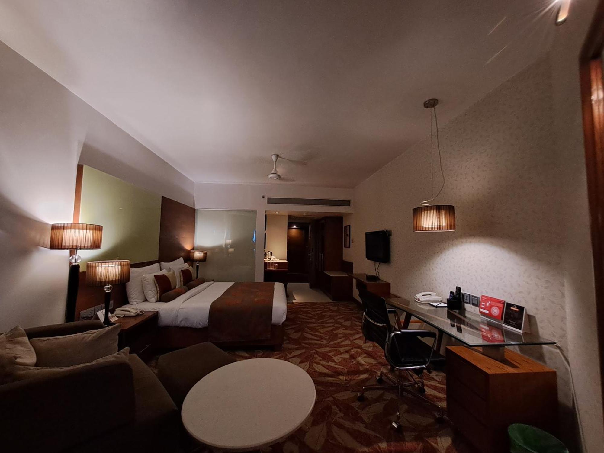 The Pride Hotel, Nagpur Exteriör bild