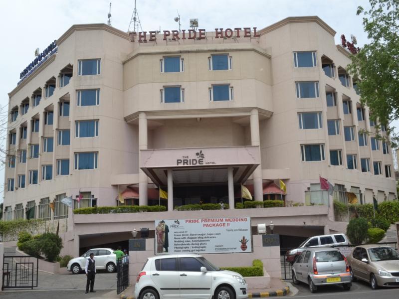The Pride Hotel, Nagpur Exteriör bild