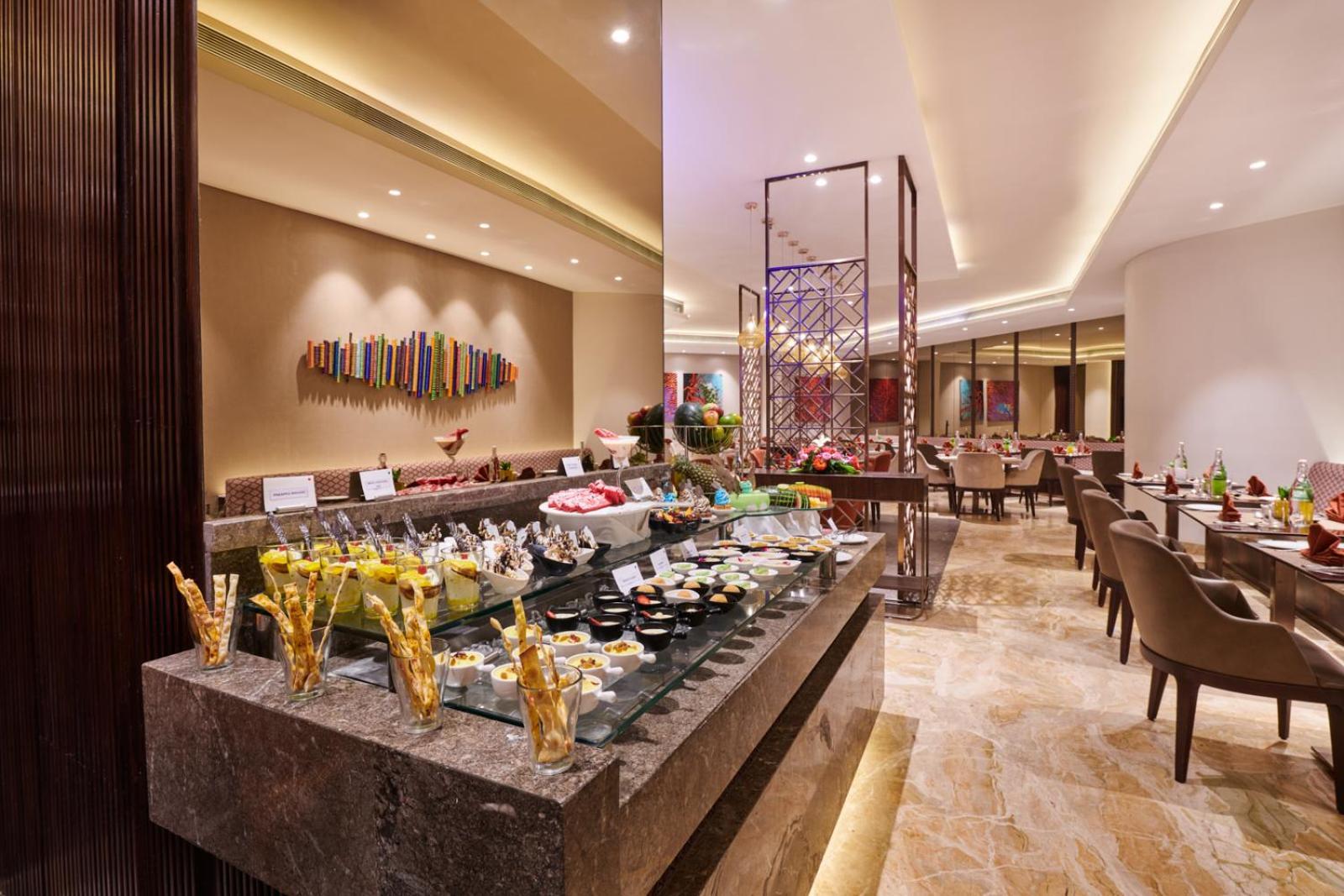 The Pride Hotel, Nagpur Exteriör bild