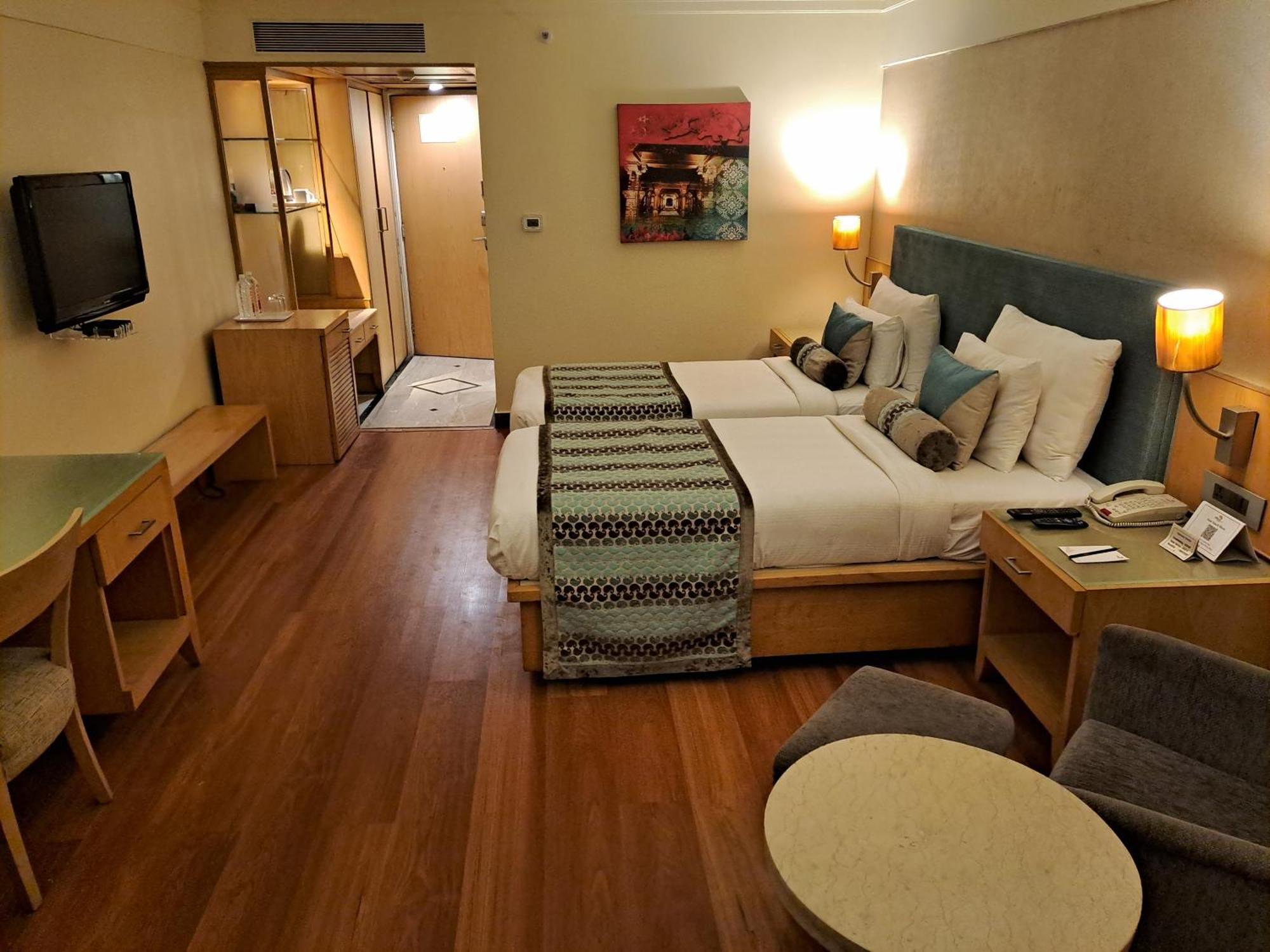 The Pride Hotel, Nagpur Exteriör bild