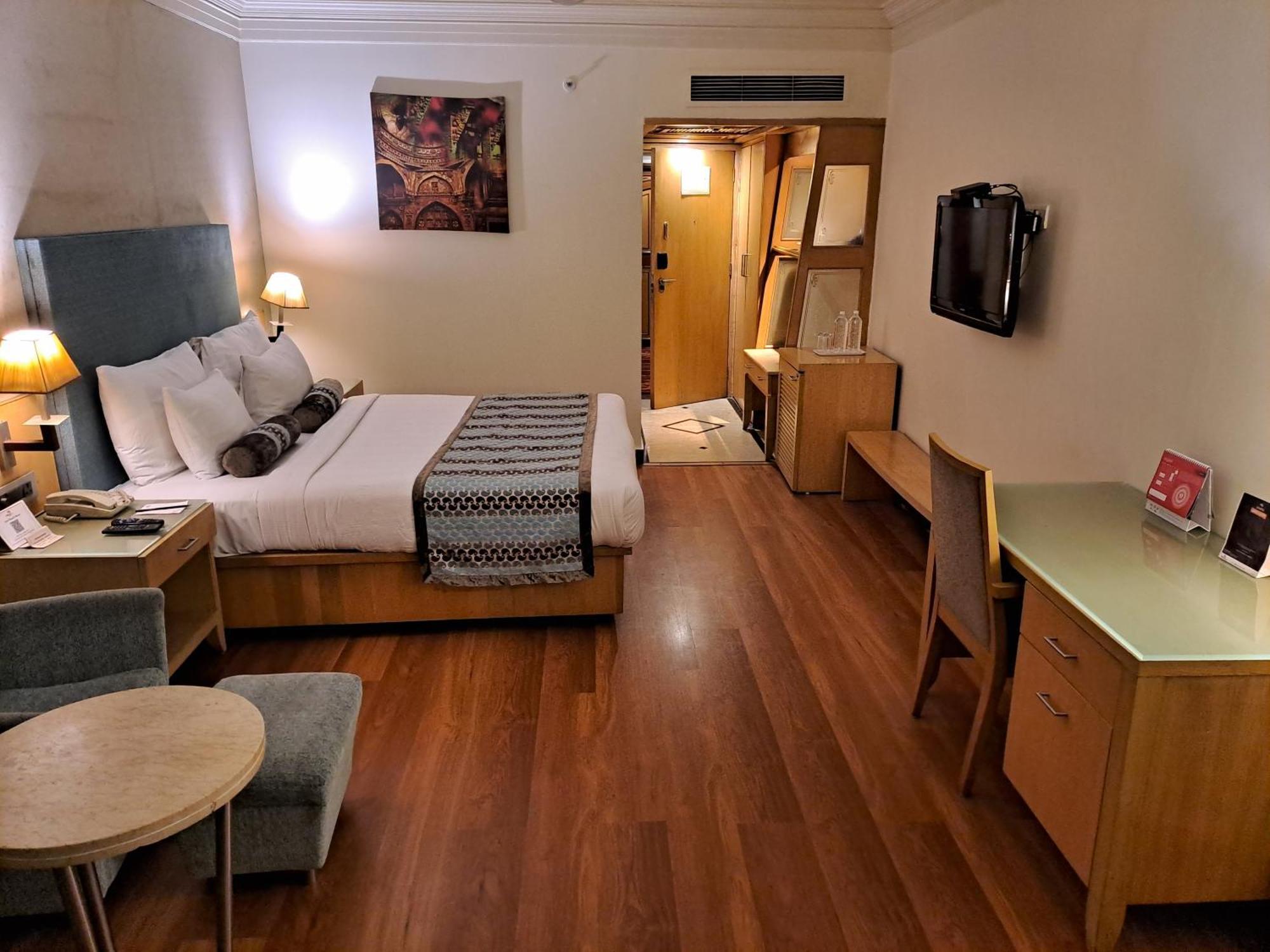 The Pride Hotel, Nagpur Exteriör bild