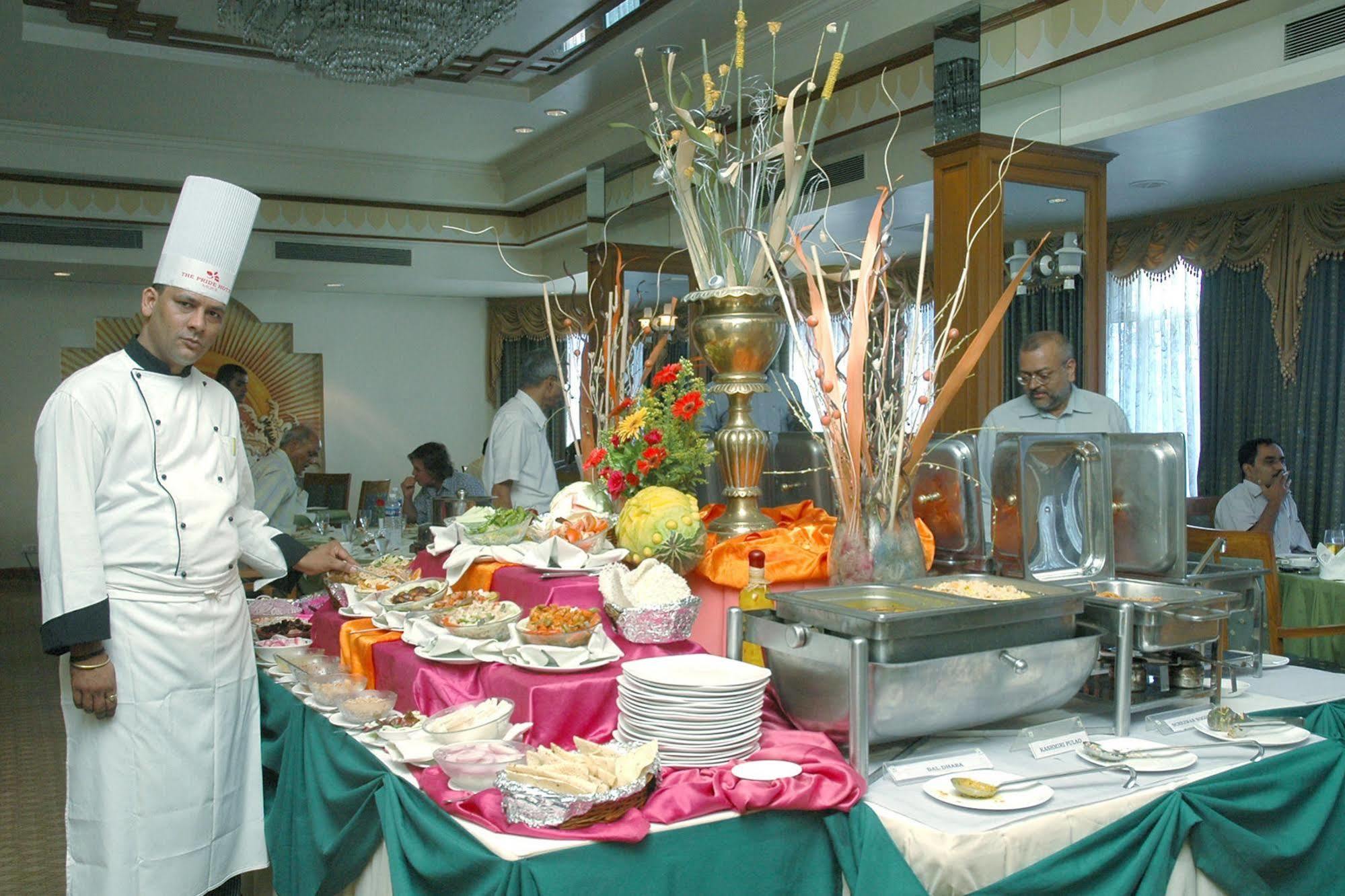 The Pride Hotel, Nagpur Exteriör bild